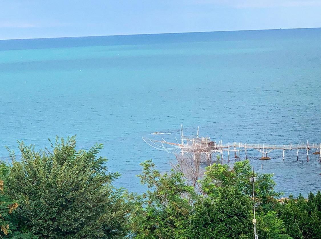 Апартаменты Terrazza Sui Trabocchi Марина-ди-Сан-Вито Экстерьер фото